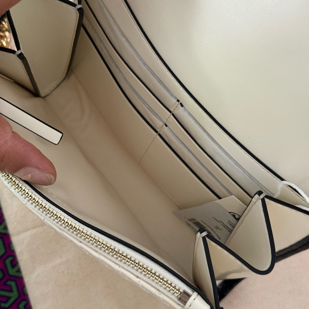 New 475! Emerson Patent Tory Burch light Cream and Black chain wallet crossbody - Picture 5 of 8
